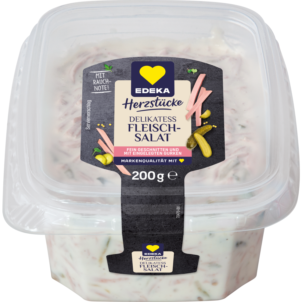 Feingeschnittener Fleischsalat mit Rauchnote und mit Gurke